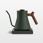 Fellow Stagg EKG Pro Hervidor eléctrico de cuello de cisne, 0,9 L, Wi-Fi, LCD – Woodland Green con detalles de nogal