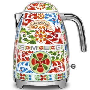 Smeg KLF03DGEU Hervidor de agua años 50, 1,7 L – Dolce & Gabbana Sicily Is My Love