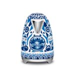 Smeg KLF03DGBEU Hervidor de agua años 50, 1,7 L – Dolce & Gabbana Blu Mediterraneo