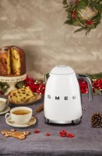 Smeg 50's Style KLF03 White Electric Kettle, 1.7 L – image 4