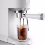 Cafetera Espresso De'Longhi Dedica Duo EC890.WI 15 bar Cold Brew Blanca