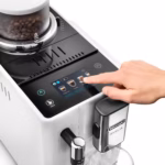 Cafetera Superautomática De’Longhi Rivelia EXAM440.35.W 19 bar Blanca – imagen 4